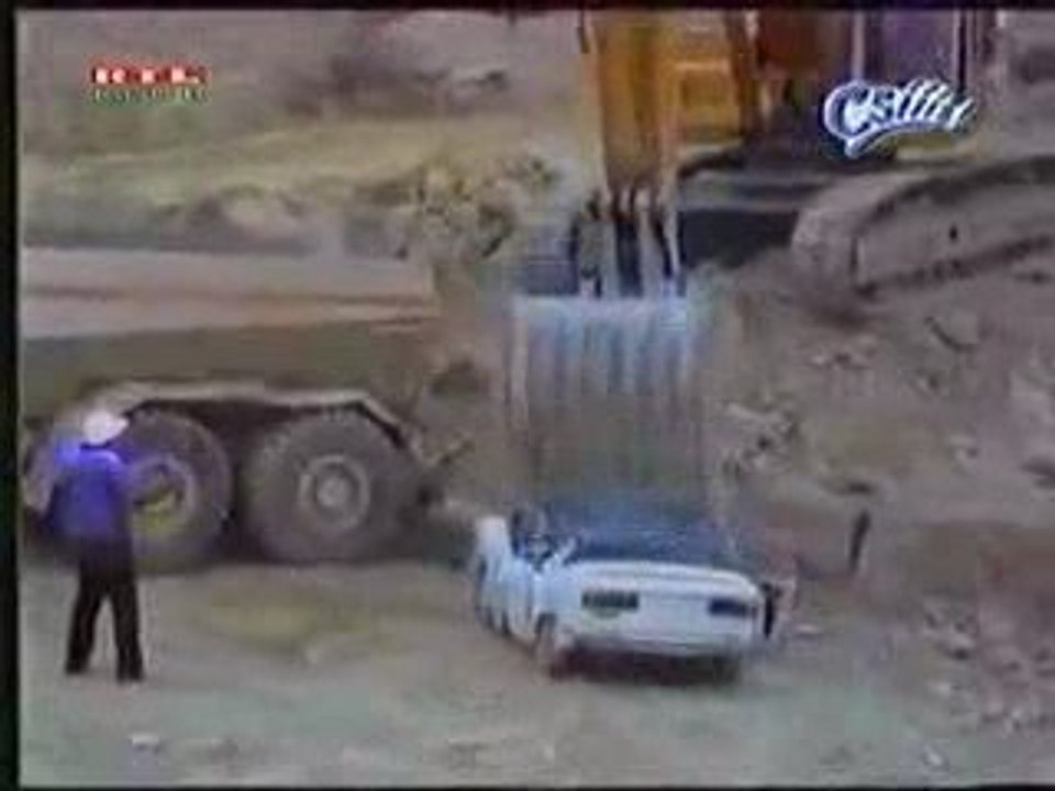 Ekskavator Operatörü Patronuna Kızarsa