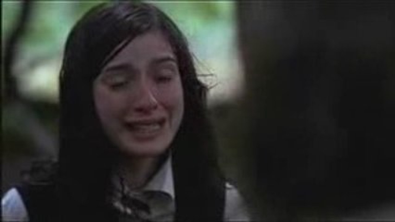 María Valverde - Cracks