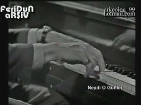 SENİ UZAKTAN SEVMEK AŞKLARIN EN GÜZELİ