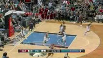 NBA Shaquille O'Neal finds a streaking LeBron James headed f