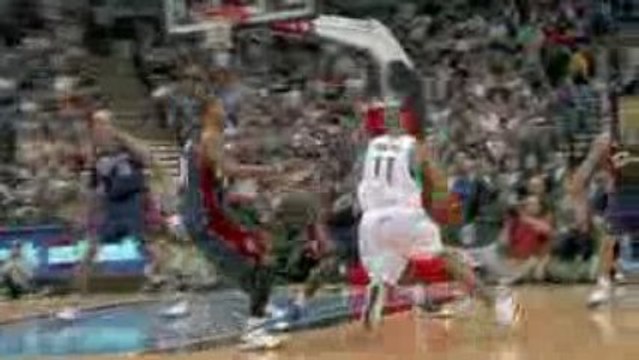 NBA Sasha Pavlovic spins into the lane and gets the deuce.