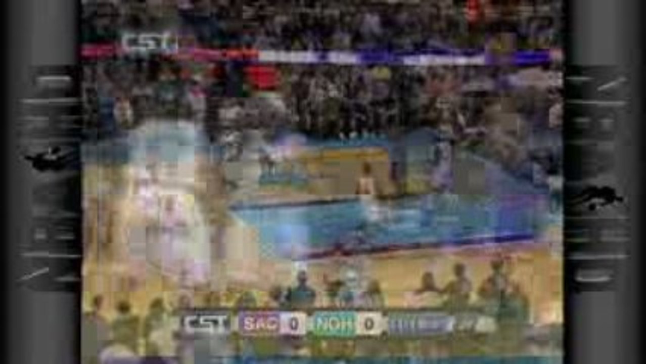 NBA Desmond Mason elevates for the alley-oop and slams it in