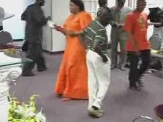 La messe en dansant c'est si marrant