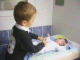 1er bain Logan lave Nathan 30.10.09