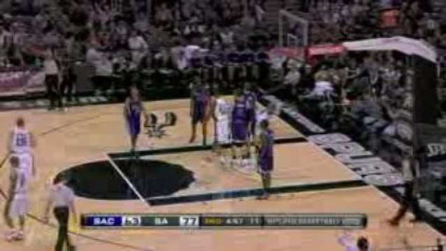 NBA Richard Jefferson hangs in the air for the hoop and the