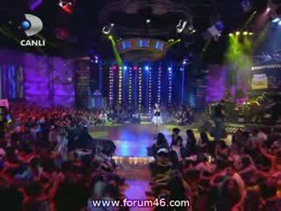 Mine Bıçakçı - Molotof Kokteyli (Disko Kralı / Canlı)