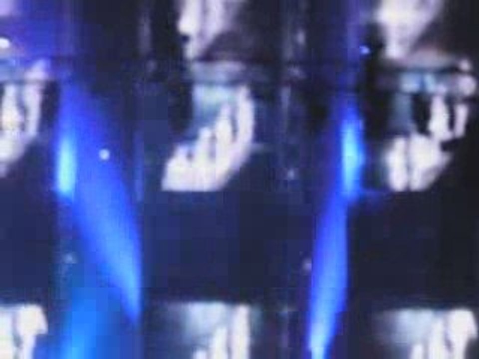 Intro + Uprising début MUSE Lievin