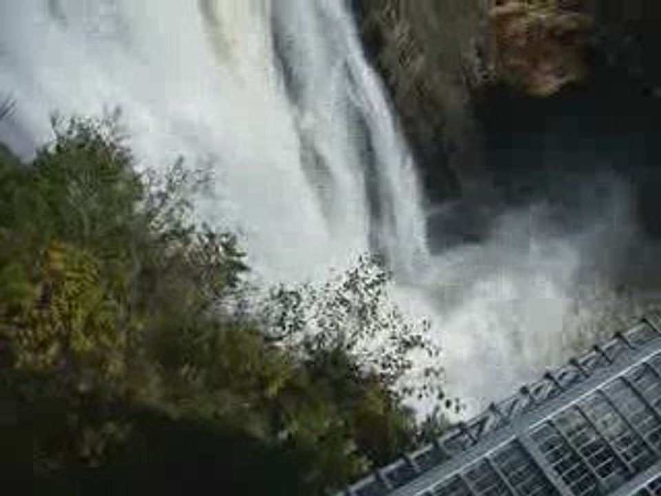 CHUTE  A QUEBEC