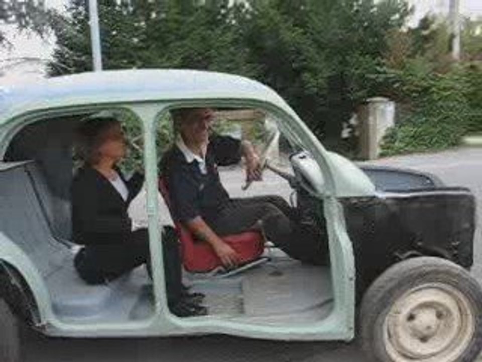 4CV: Les premiers tours de roues de Quatchole