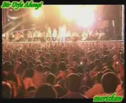 İBRAHİM TATLISES ALİAĞA KONSERİ-LEYLİM LEY