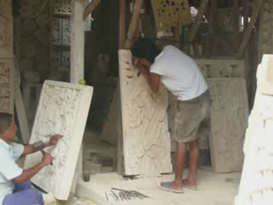 BALI SCULPTURES DE PIERRE
