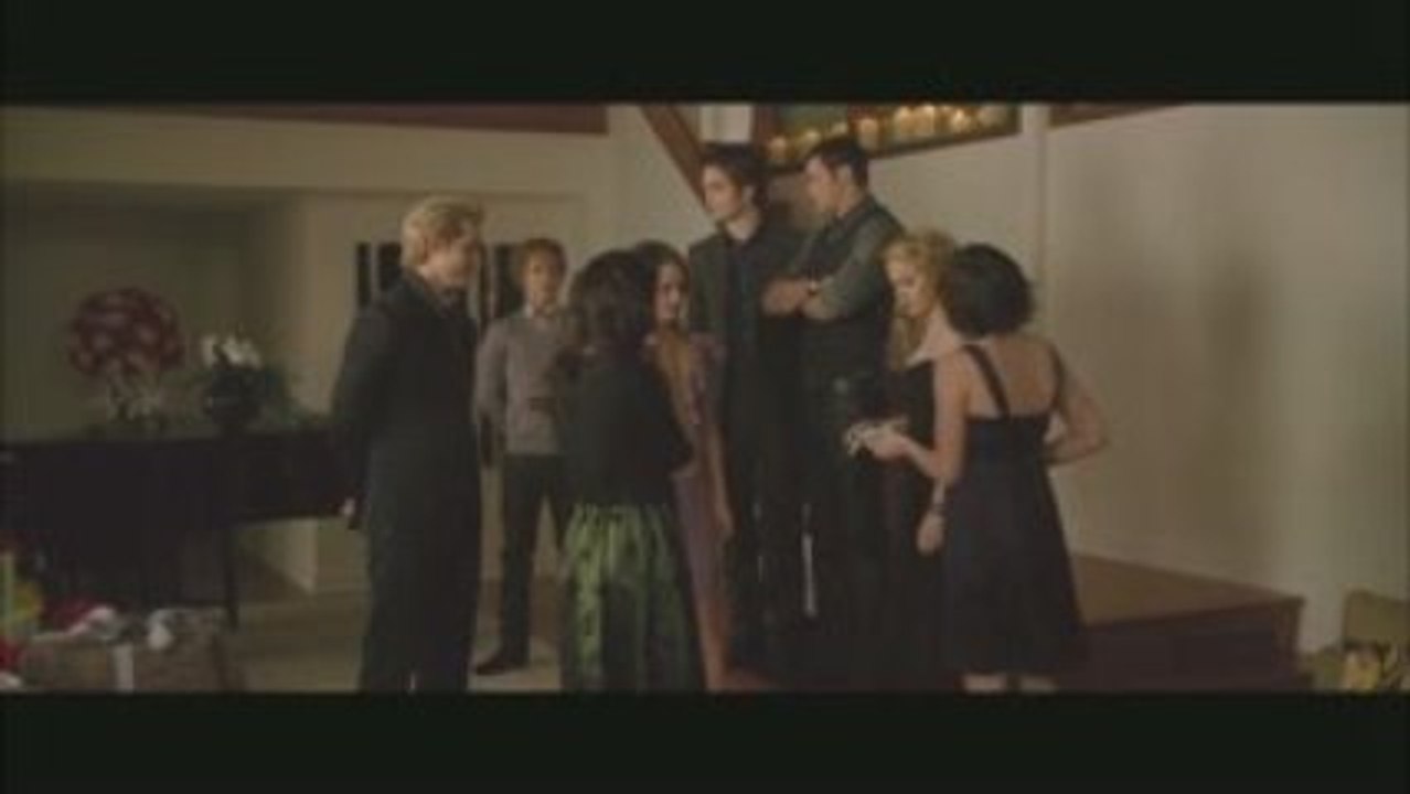 Exclue!! Scene Anniversaire Bella [New Moon]