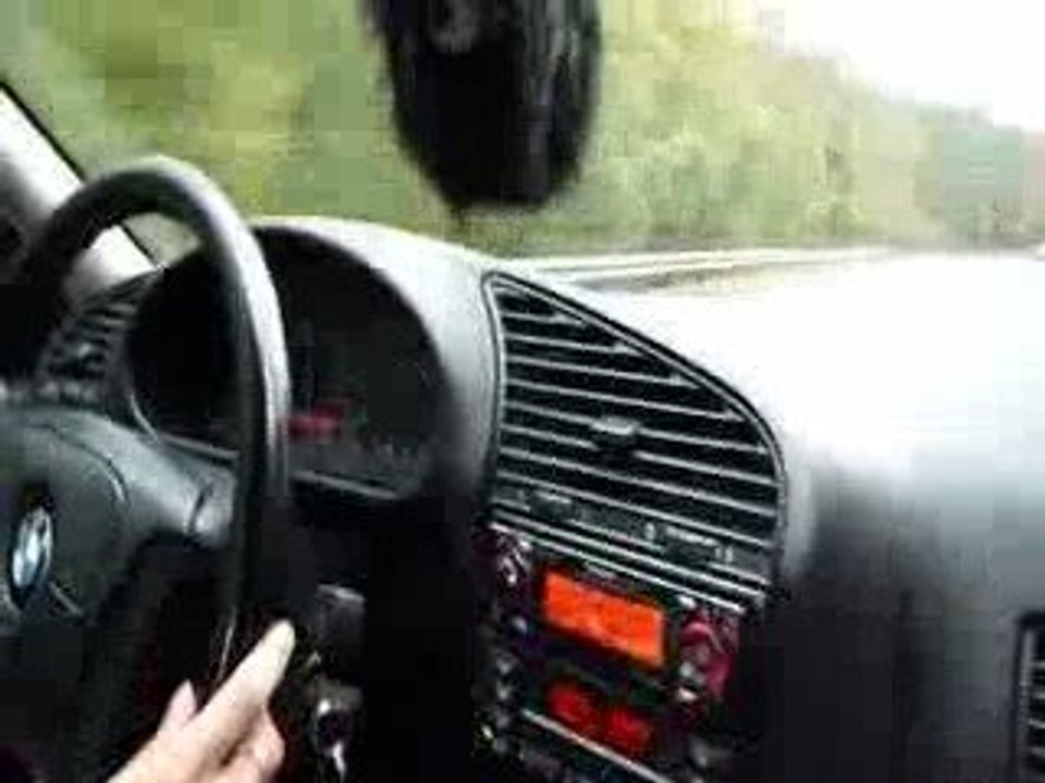 Shi et son 323 qui ont trop la classe :)