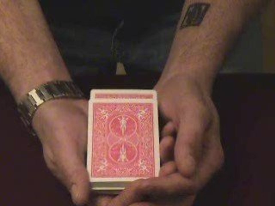 Learn close up street magic tricks to pick up girls