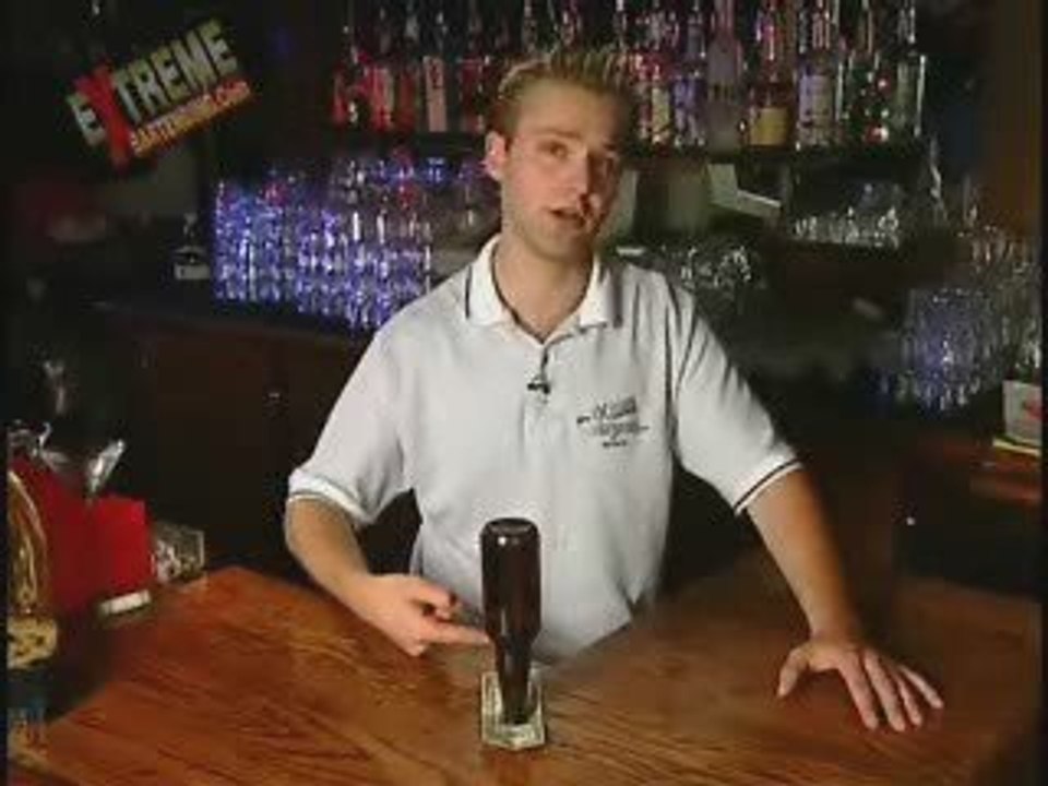 Learn close up street magic tricks to pick up girls