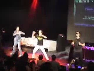 Justin, Bronson & Charlie dansant sur Fame