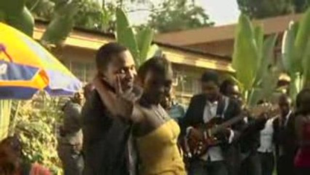 Fally Ipupa - Lourdes (clean HQ)