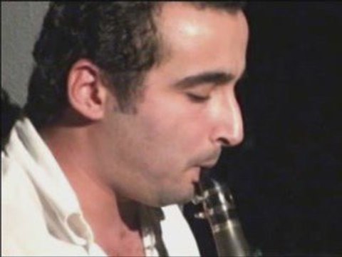 Eski Bir Şarkı - Tüm Kalbi Kırıklar İçin (Ali Erdoğan)