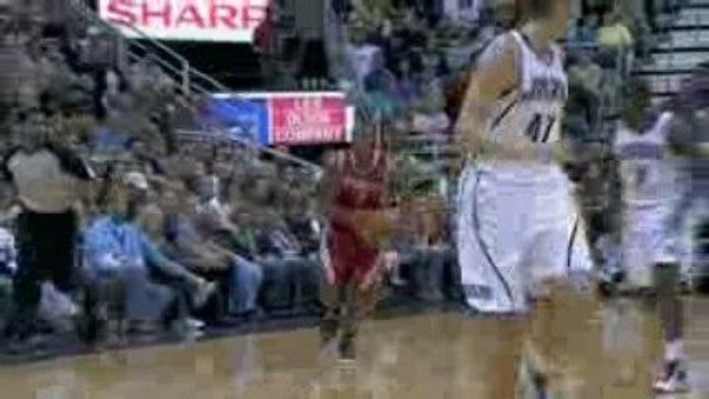 NBA Chase Budinger with the nice inside jack knife.