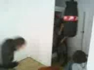 Co qui se prend un pushing- ball dans la tete XD