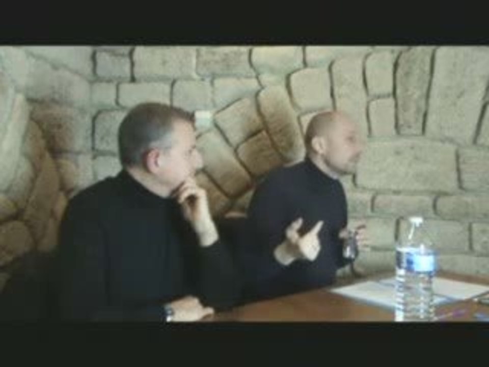 Soral ridiculise fdesouche et les identitaires