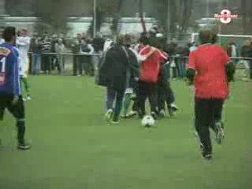 Coupe de France: Vallières bat Vaulx en Velin (Football)