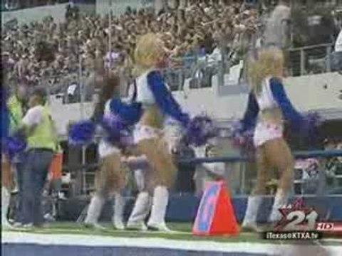 Cheerleade Cowboys Dresses Up For Halloween As Lil Wayne