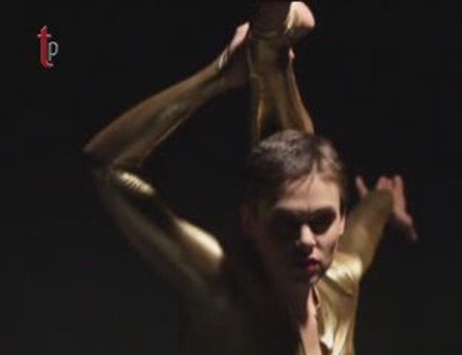 Circus agency presents Pure Contortion