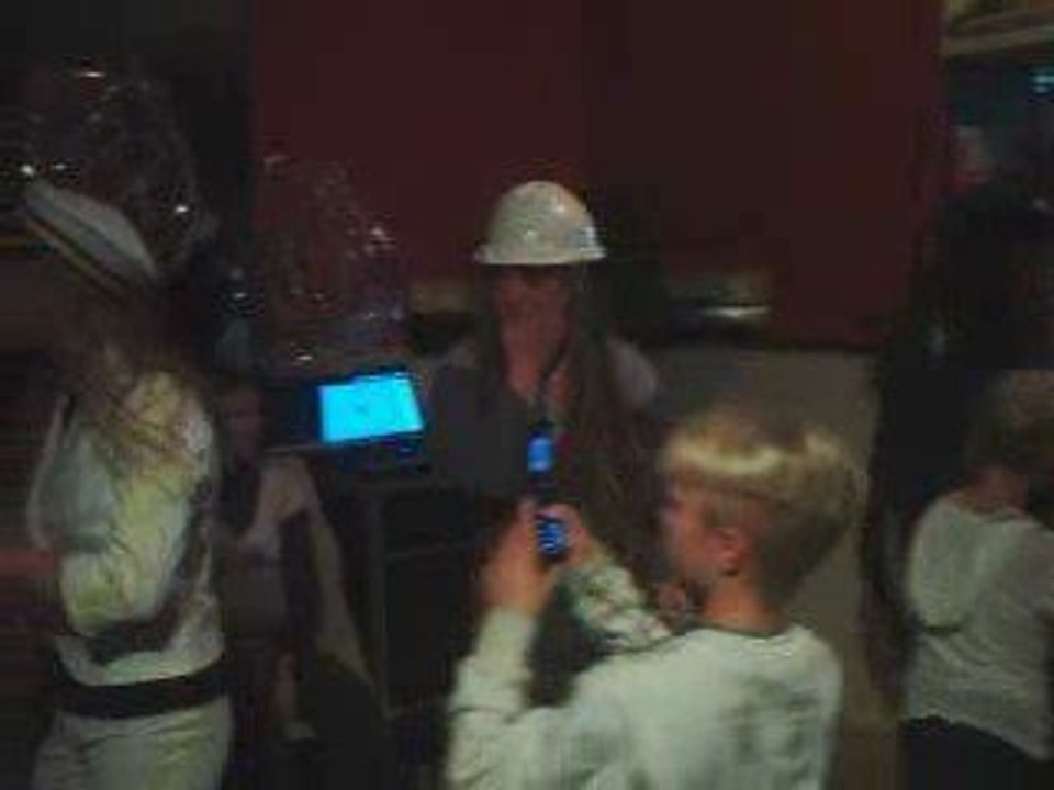 voila l anniversaire des 2 filles a mon frere