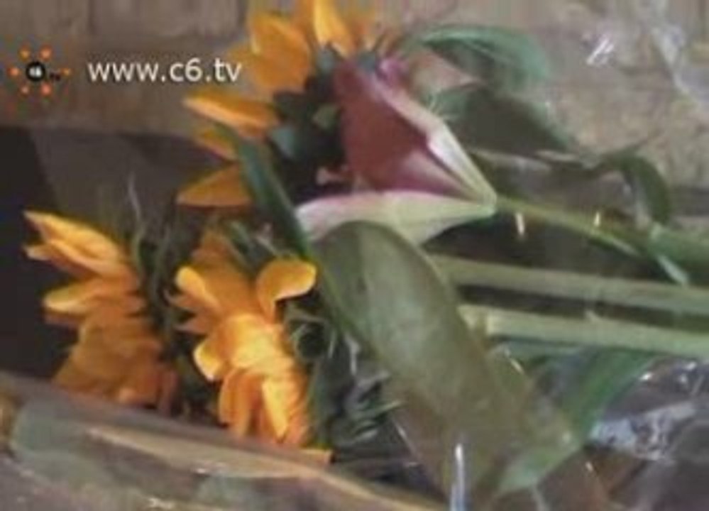 I milanesi salutano Alda Merini