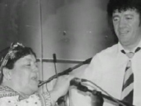 NA ALDJIA MATOUB CHANTE SON FILS LOUNÈS (AY AHLILI).