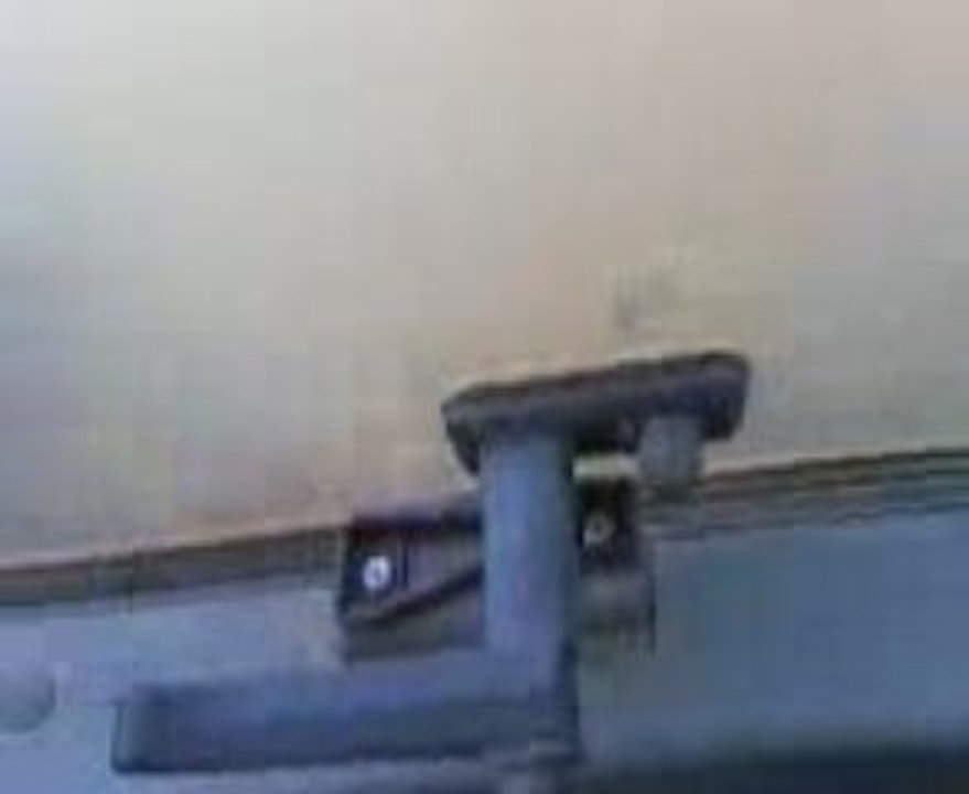 tracteur Claas ares 567 atz avec andaineur a pierre .