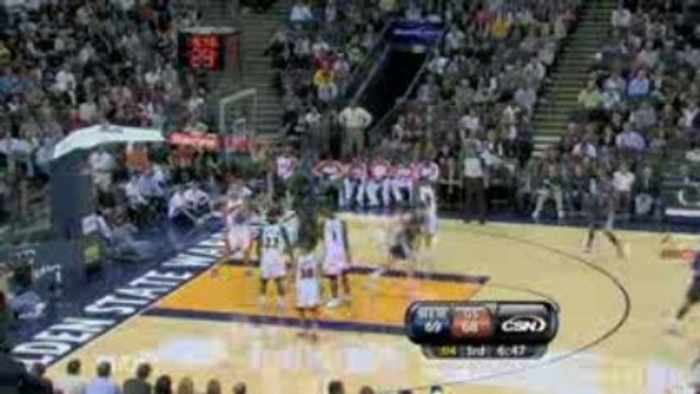 NBA Rudy Gay loses his man then drives in for the two-handed