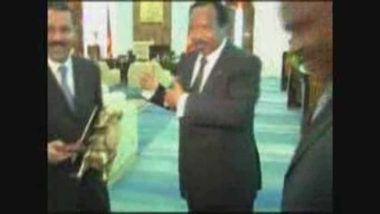 President Paul Biya reçoit Interpol  M.Ronald Noble