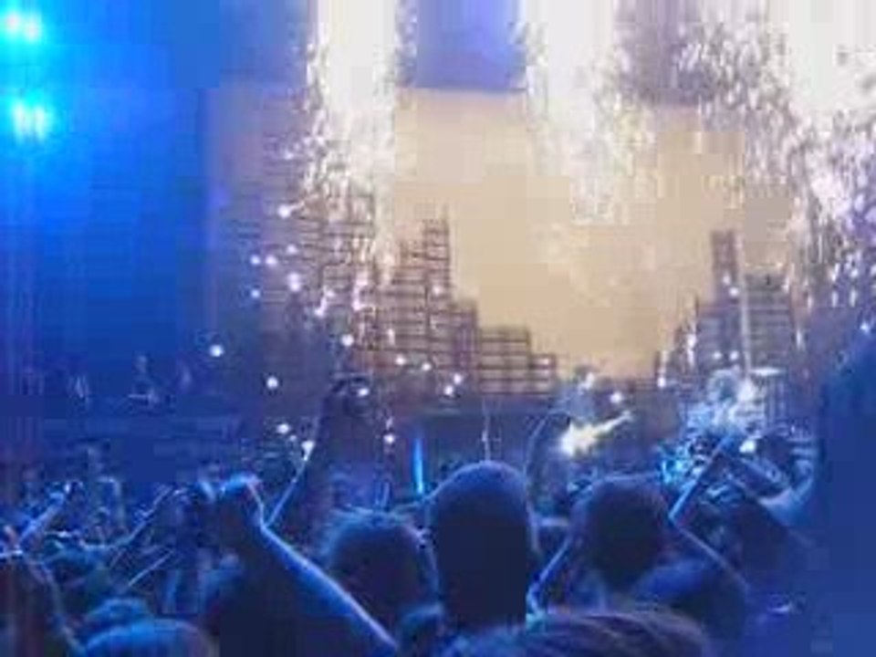 Green Day - 21 Guns (live Paris 04/10/09)