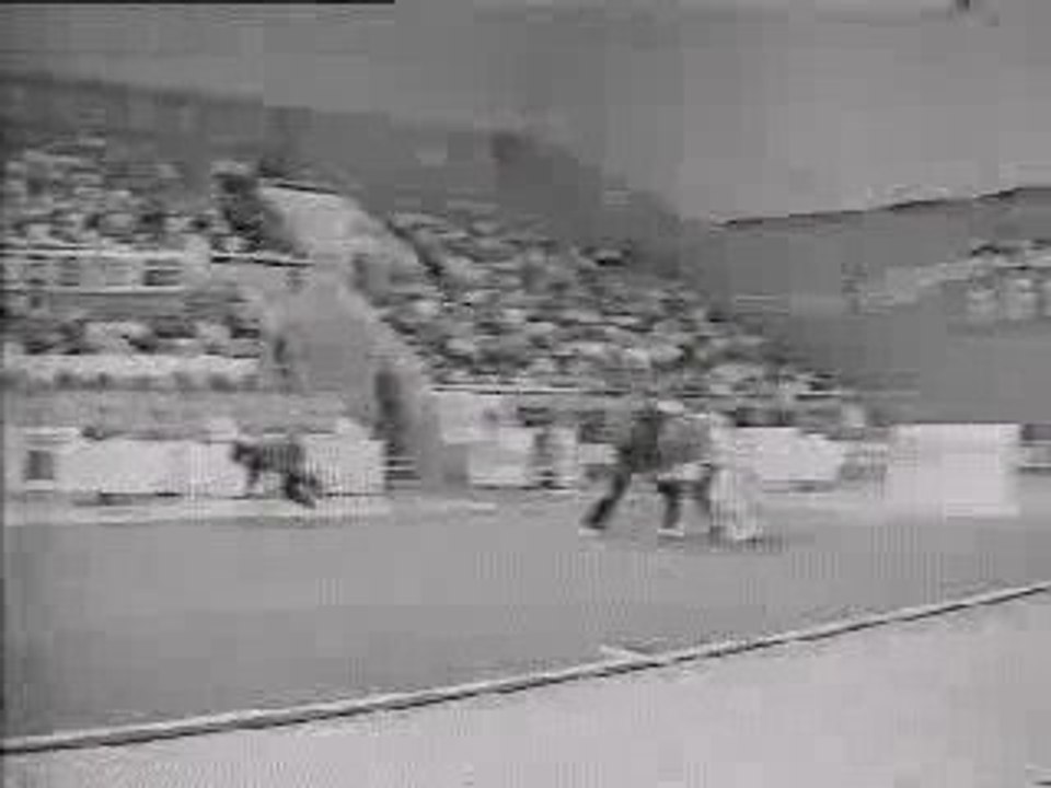 Bruce Lee - Martial Arts- Capoeira Floor Demonstrations