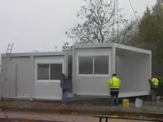 Ste-Geneviève : Spectaculaire installation de préfabriqués