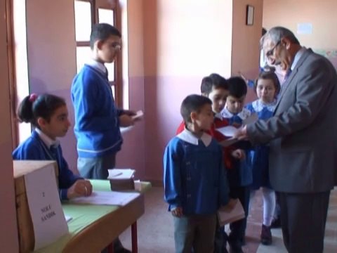 MİNİKLER MECLİS BAŞKANINI SEÇİYOR