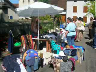 vide grenier le 31 aôut 2009 à  menoux