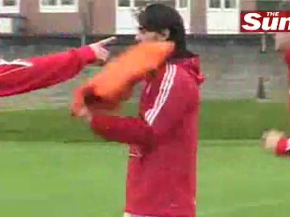 Aquilani Training with the team