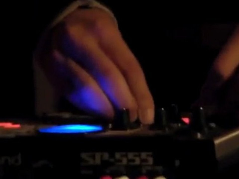 THRILLER-MICHAEL JACKSON REMIX EN 8-BIT