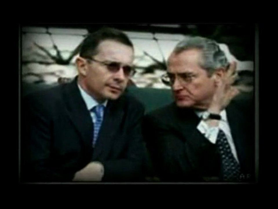 Alvaro Uribe santo o demonio