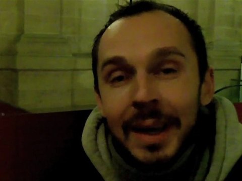 Apple Store Louvre : la nuit dehors des premiers clients