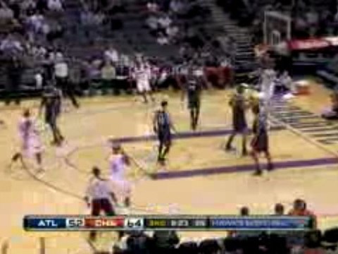 NBA Raymond Felton throws up a pretty alley-oop for Tyson Ch