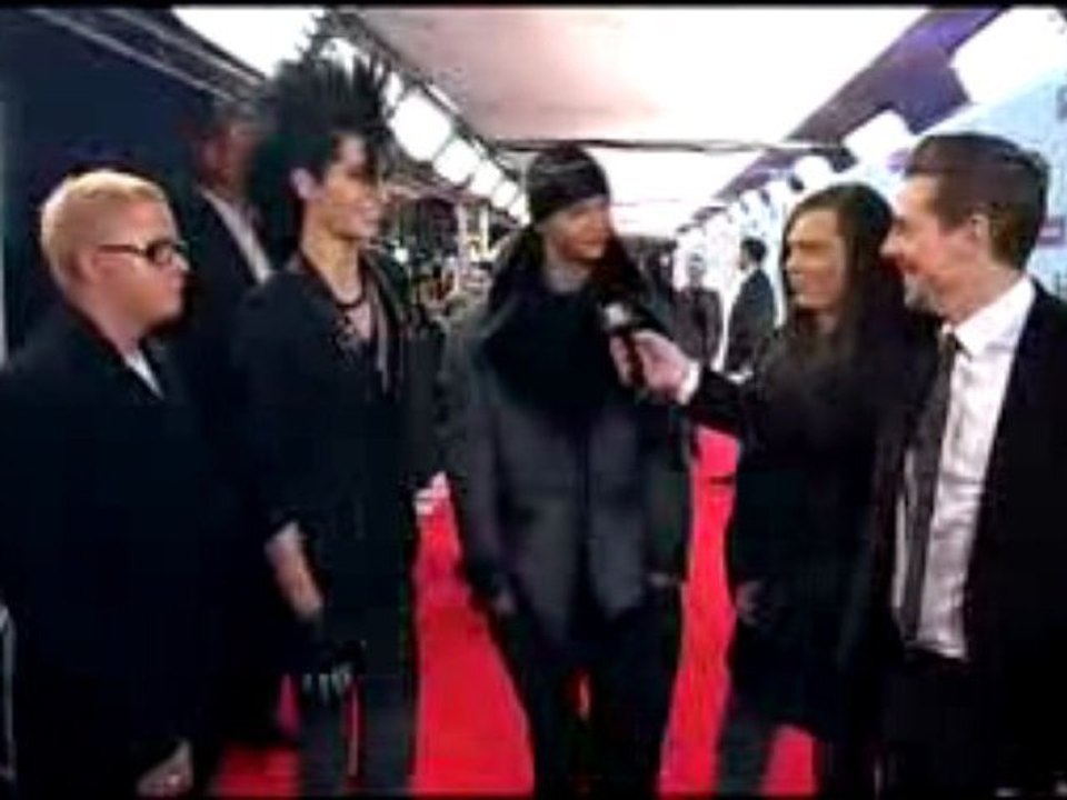 Ema 2009 Tokio Hotel - red carpet with Klaas