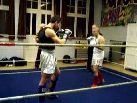 Gala muay thai round2 Escaufourt 59360 31/10/2009 Team-Gajan