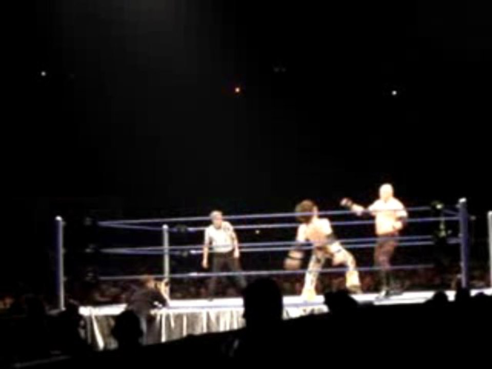 SMACKDOWN VS ECW BERCY 2009  KANE VS MORISSON