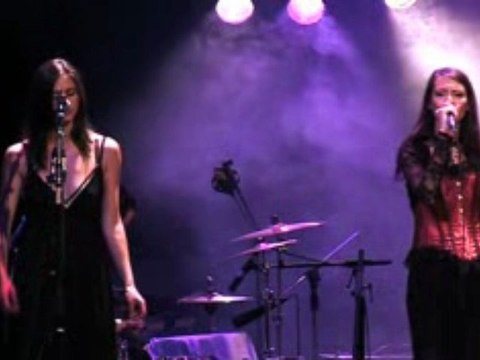 Live Facades Beatitudes in the town Theatre Le Ranelagh