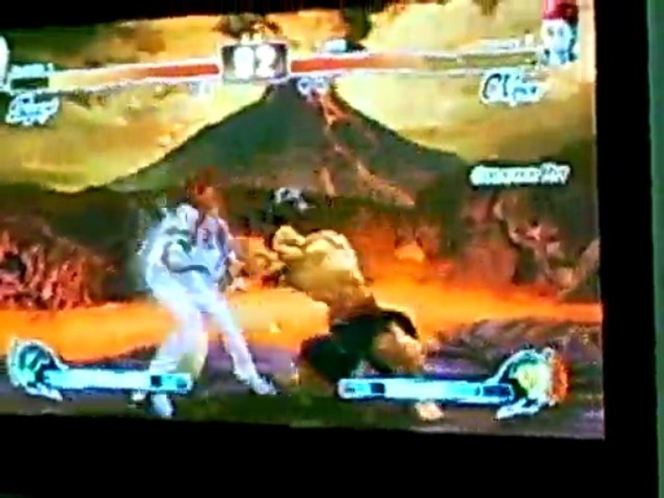 QUB Dragonslayers- Street Fighter IV (C Viper VS Sagat)