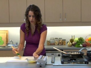 Tossed Spinach Recipe from Foodland Ontario